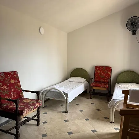 Giulia's Guest house Tragjas