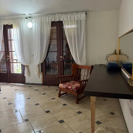 Guest house Giulia's Tragjas